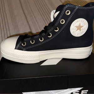 black converse platform high tops